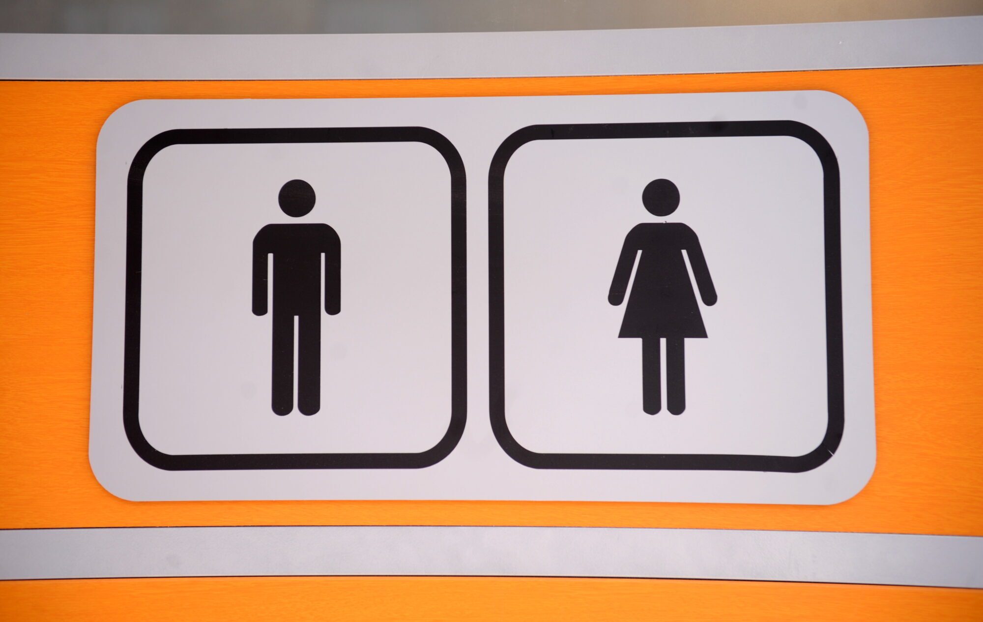 Liepājas pasu daļas labierīcības atrodas “Rimi” veikalā? PMLP apstiprina, ka pieņemami tas nav