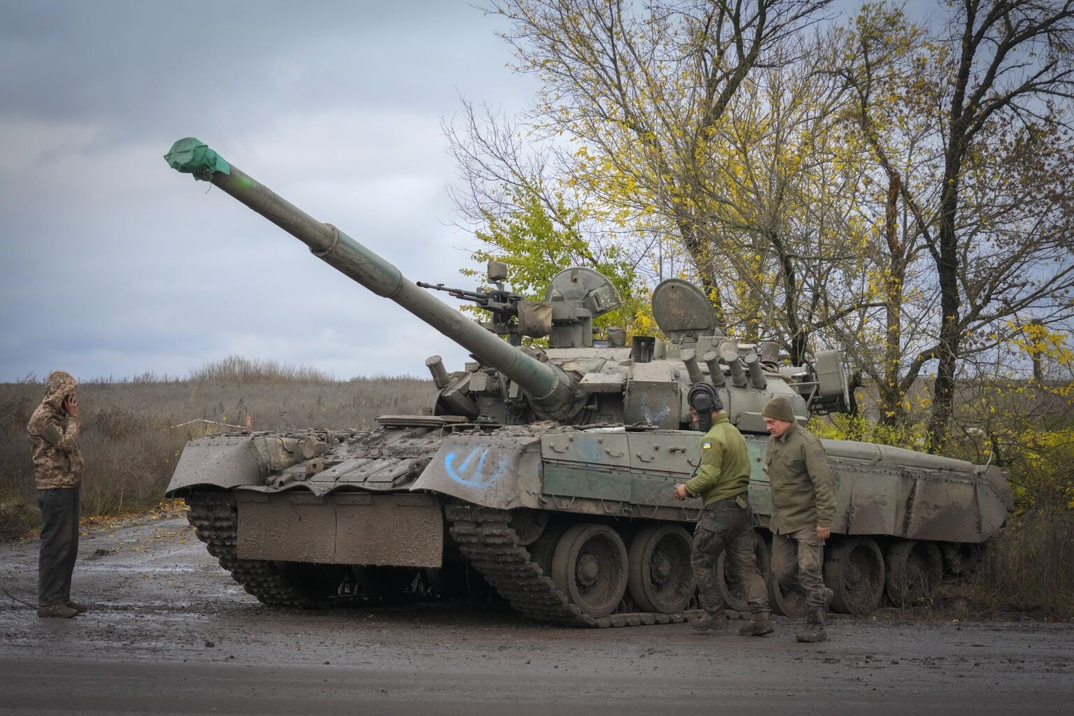 Mediji: Krievija apsver atsākt tanku T-80 ražošanu