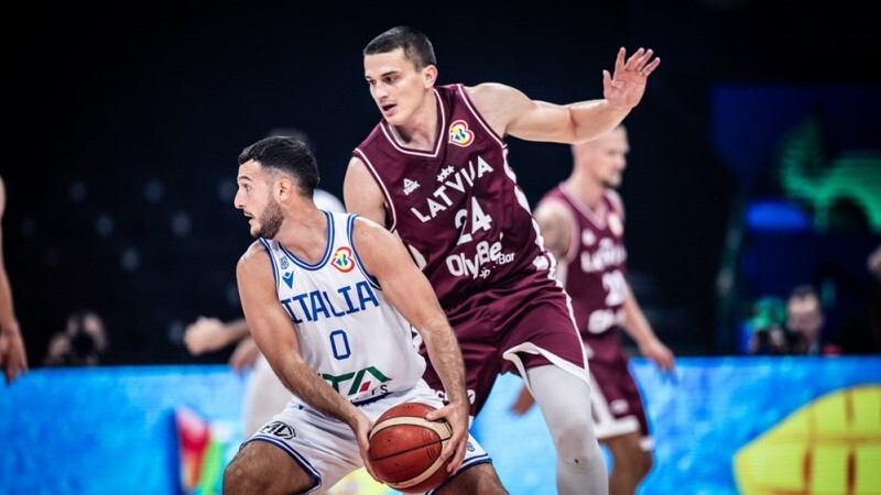 Latvijas basketbolisti uzvar Itāliju un cīnīsies par 5. vietu Pasaules kausā