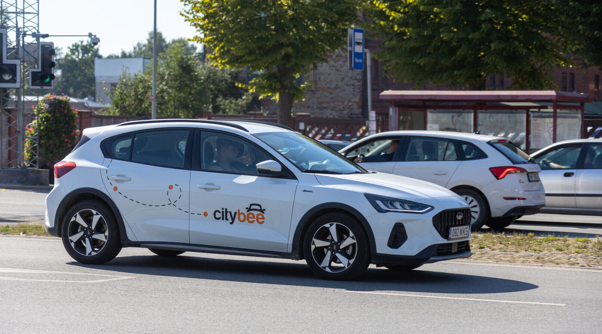 Nomas auto – divreiz izdevīgāk par “taksi”, bet vaļības maksās dārgi
