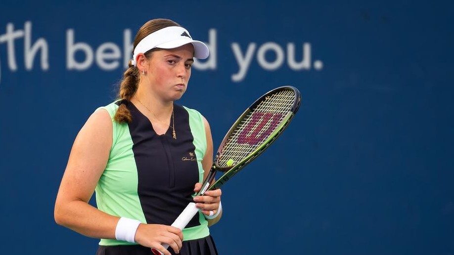 Ostapenko WTA rangā zaudē vienu vietu