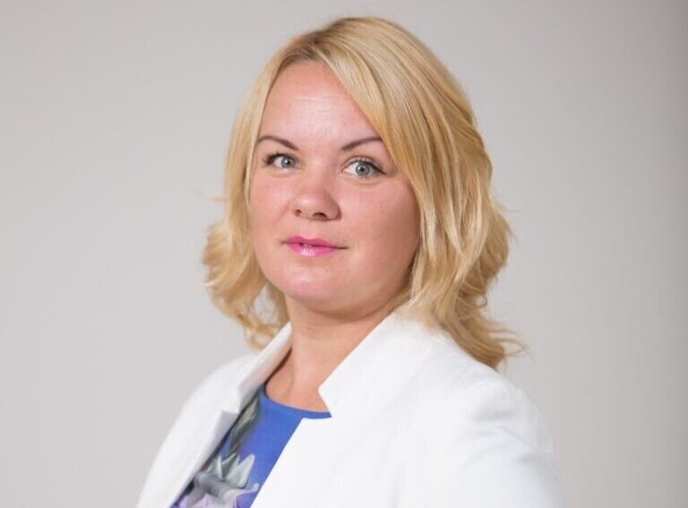 Jana Bunkus: Sociālie tīkli ir kā paralēlā pasaule, kas piesātināta gan ar vērtīgu, gan nevajadzīgu informāciju