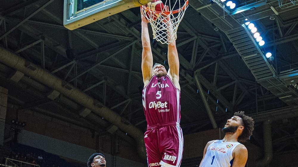 M. Mejera ziedojums palīdzēs bērniem no ģimenēm ar finansiāliem sarežģījumiem trenēties basketbolā