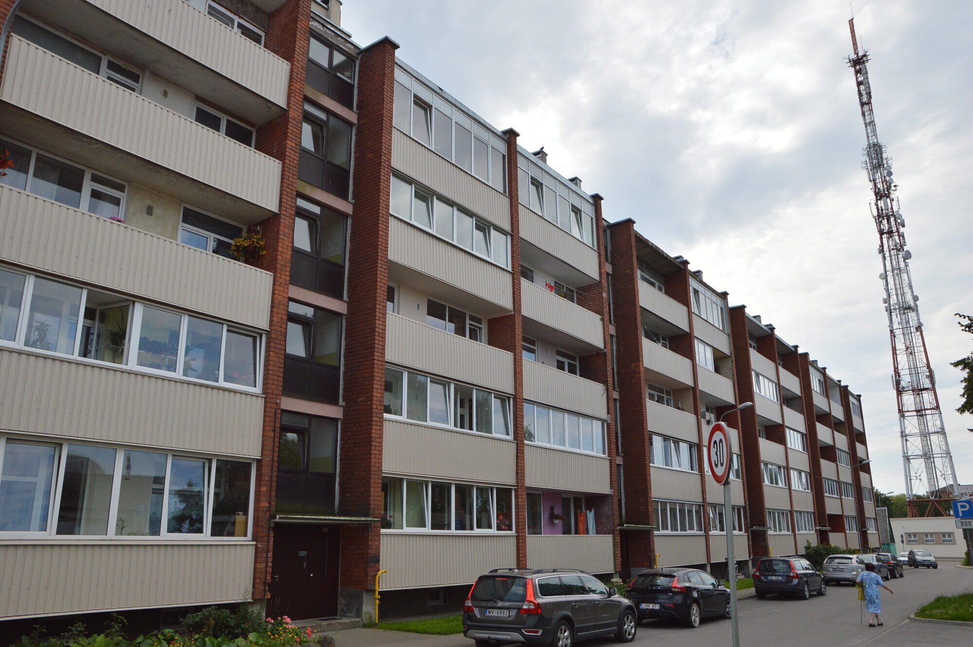 Krusta ielas nama iedzīvotāji: “Mājā paveikts daudz, jūtamies apmeloti”