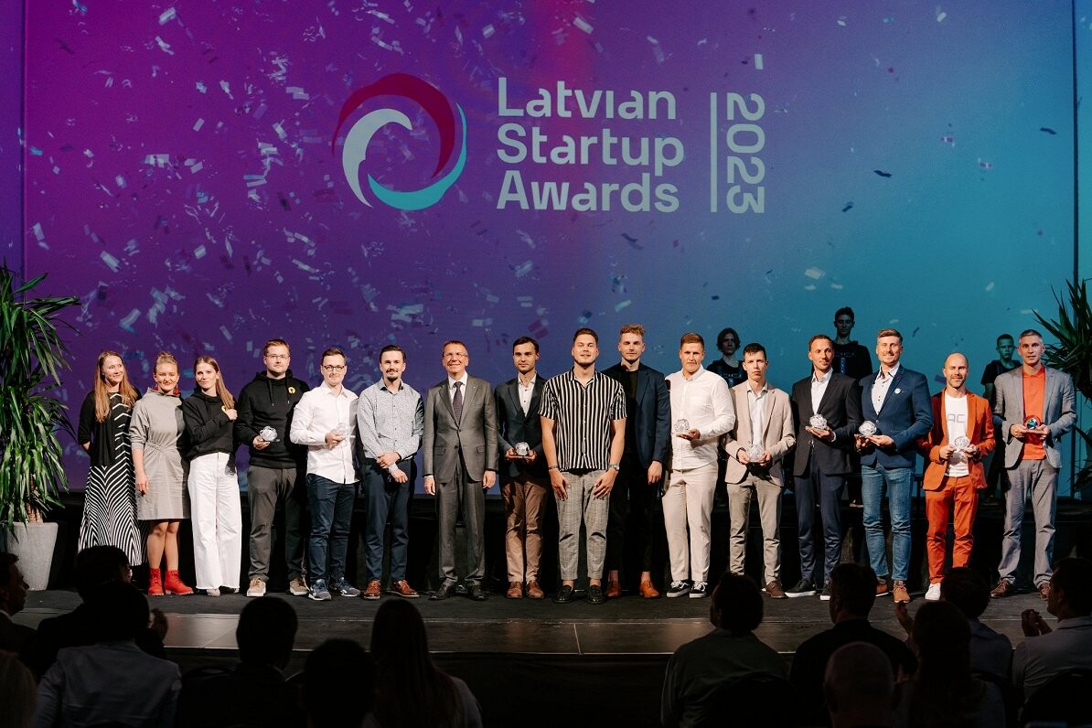 Apbalvoti Latvijas labākie jaunuzņēmumi, to starpā arī “Giraffe360”