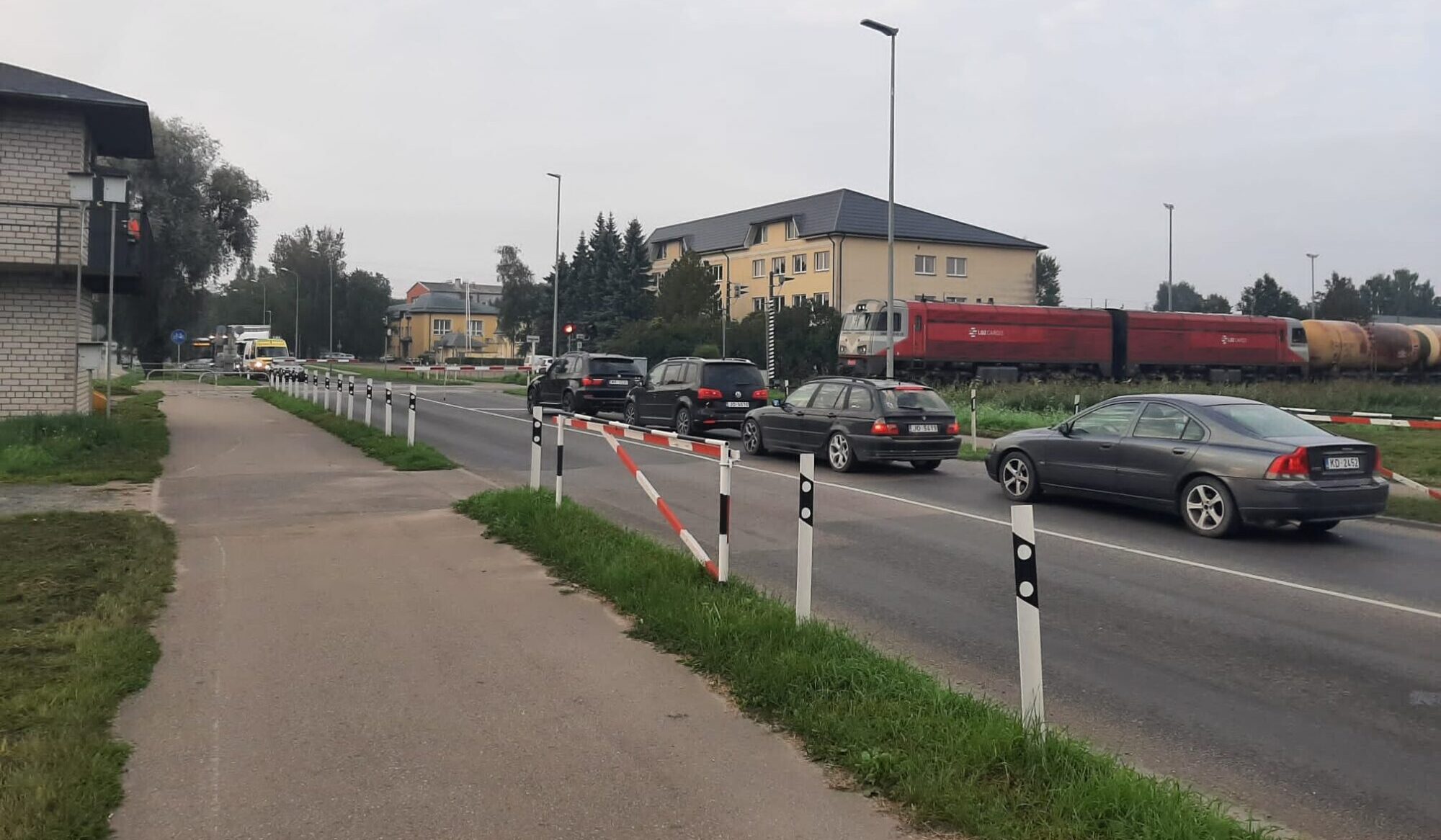 Video: Graudu sezonā vilcieni “traucē” biežāk