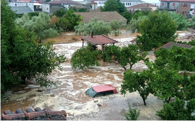 Grieķijas plūdos bojāgājušo skaits pieaudzis līdz četriem