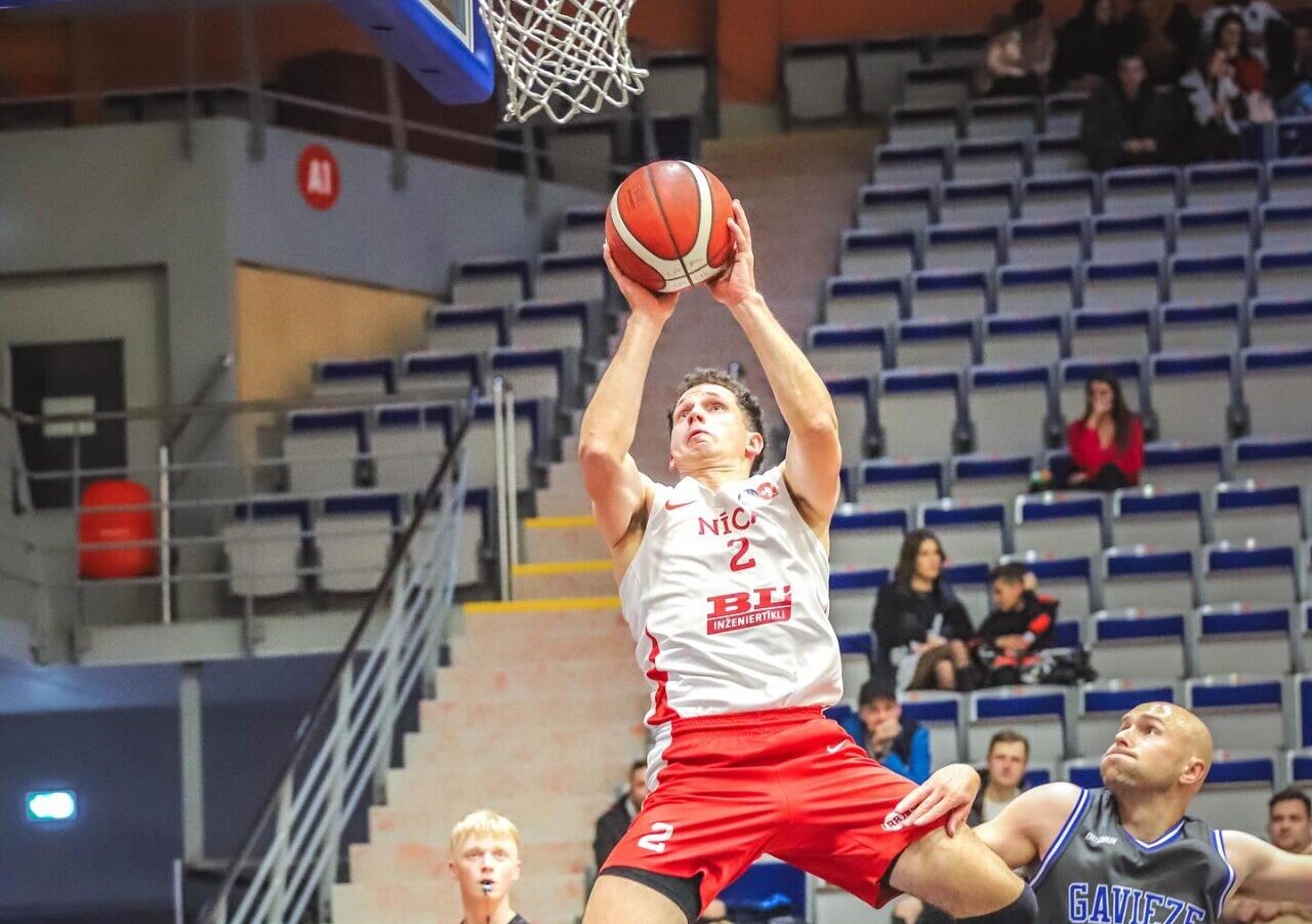 Basketbolistiem divas dažādas uzvaras zemākajās divīzijās