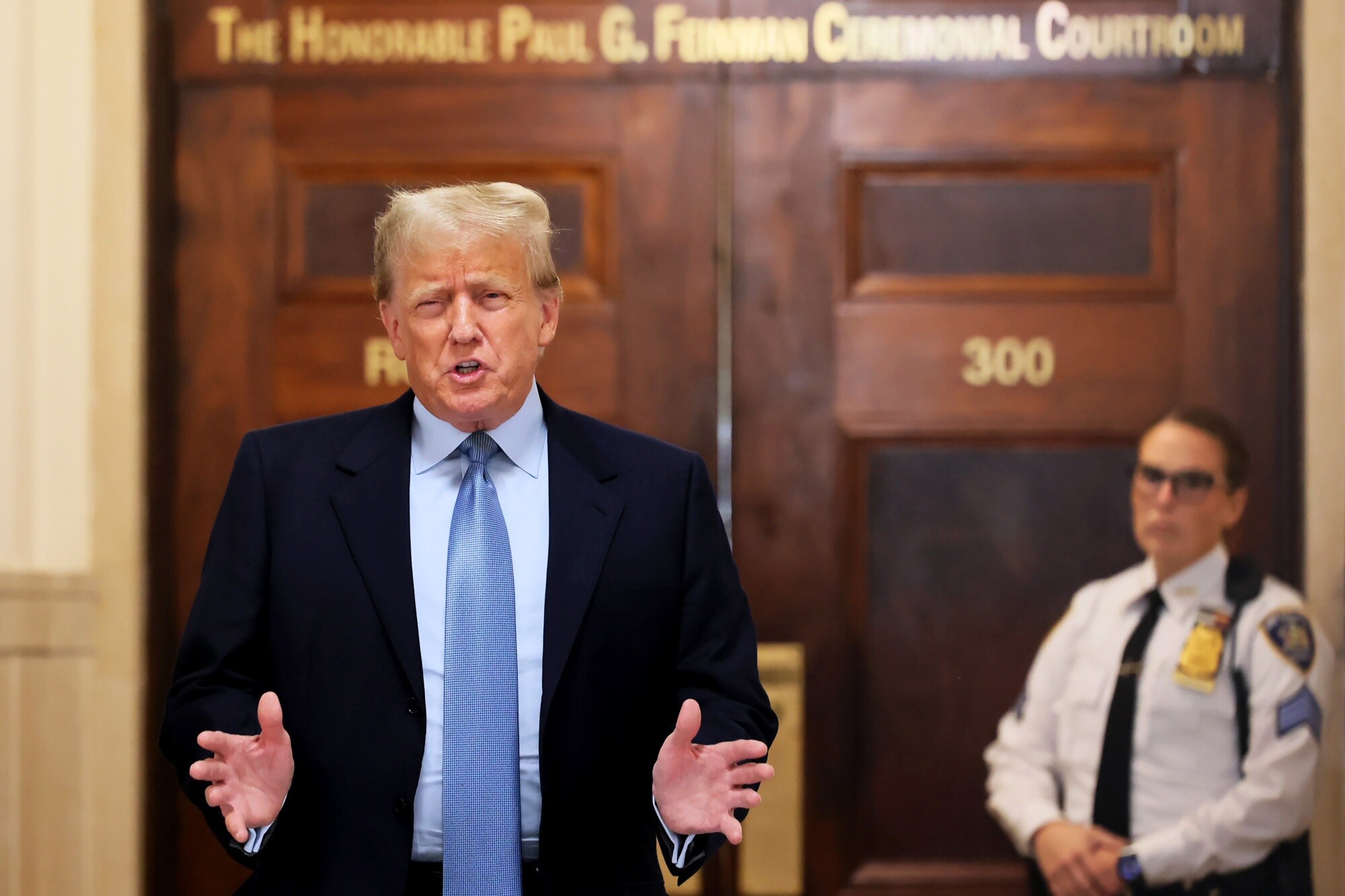 Donaldam Trampam piespriests 5000 dolāru naudassods par tiesas rīkojuma pārkāpumu
