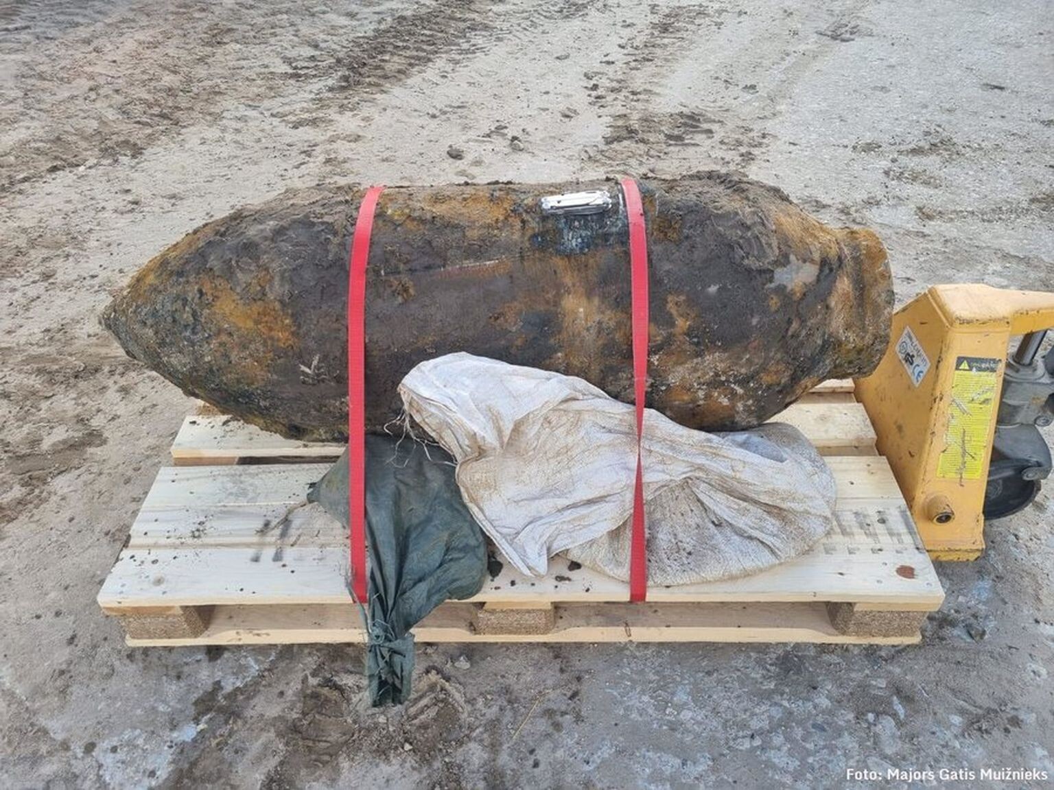 Rumbulā atrasta 500 kilogramus smaga aviācijas bumba