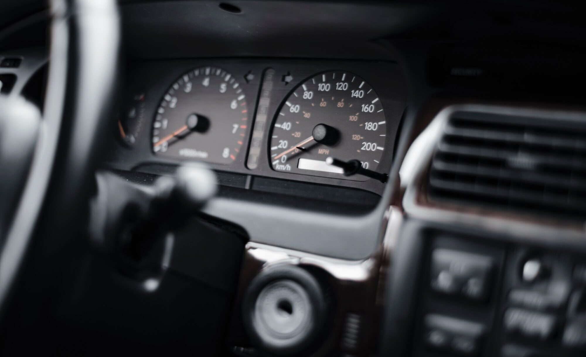 Latvijā “attīti” auto var izmaksāt pat par ceturtdaļu dārgāk