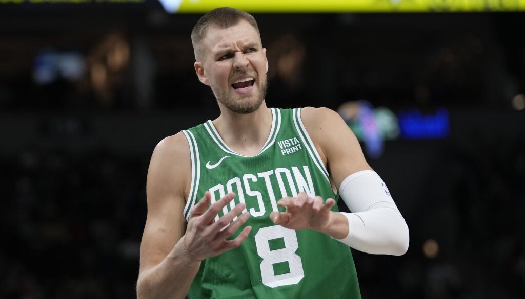 Porziņģis Bostonā kā ne pirmā izvēle uzbrukumā jūtas efektīvāks
