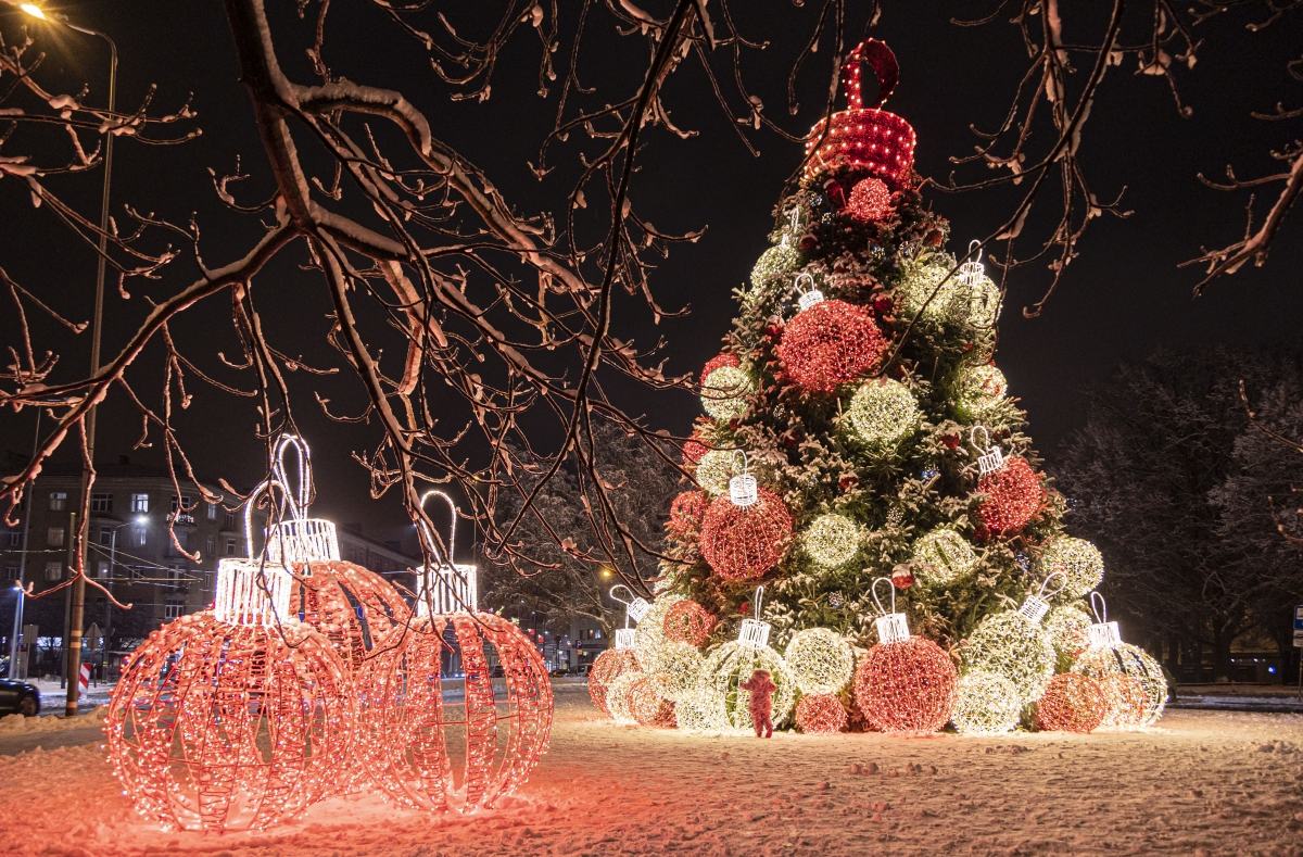 Liepājas galvenās egles atklāšanas laikā būs satiksmes ierobežojumi