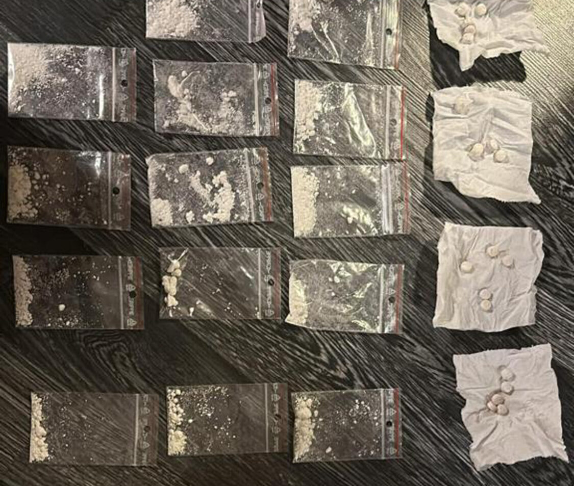 Rīgā aizturēti jaunieši, kuri “Telegramā” tirgoja narkotikas