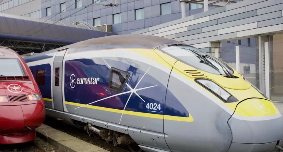 Simtiem “Eurostar” pasažieru astoņas stundas iestrēguši vilcienā