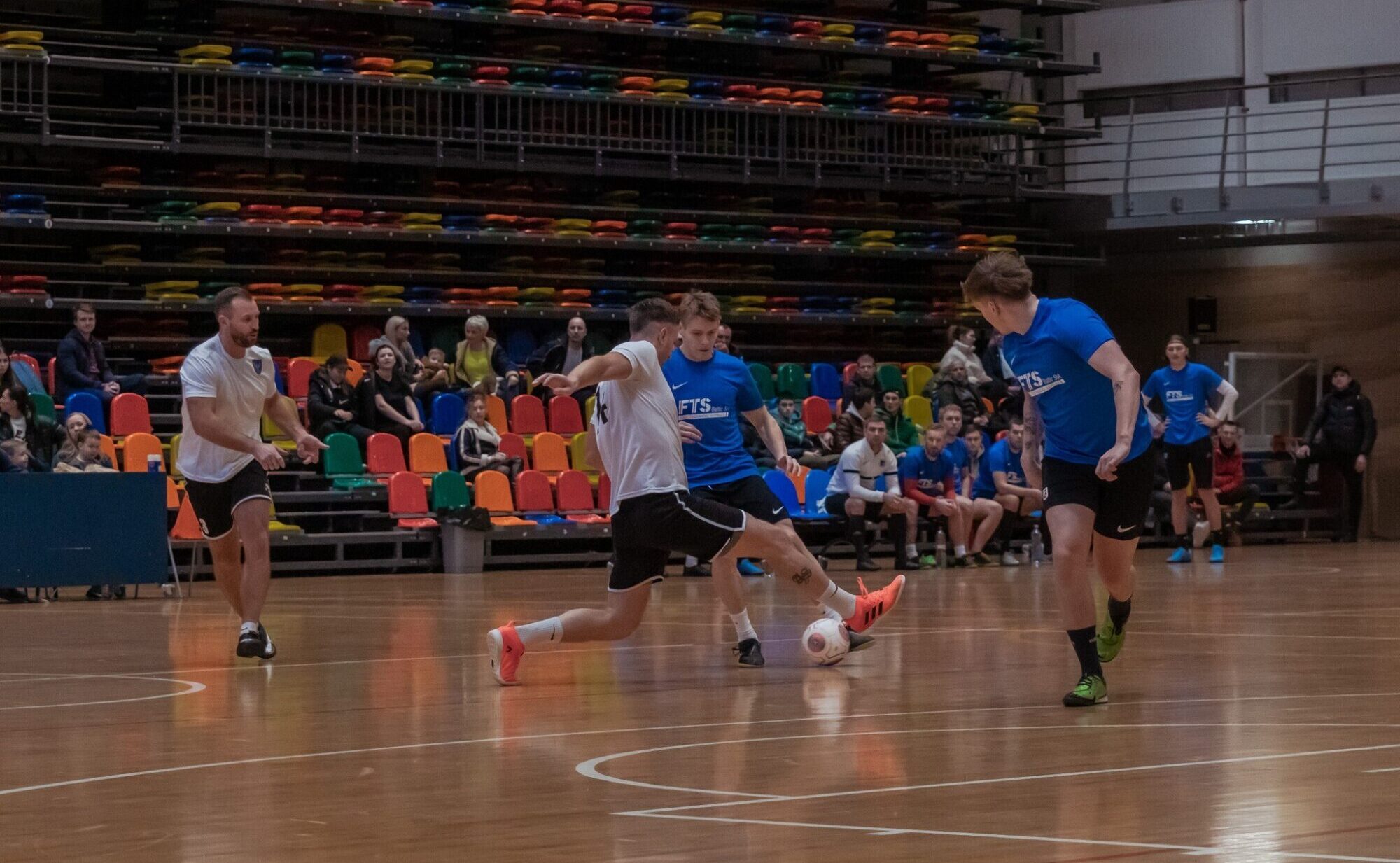 Aizvadītas pirmās spēles Liepājas futbola čempionātā