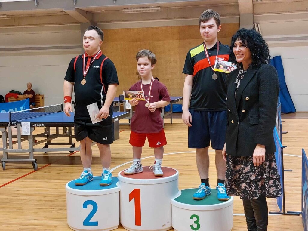 Pirmo reizi notiek Latvijas čempionāts galda tenisā cilvēkiem ar īpašām vajadzībām