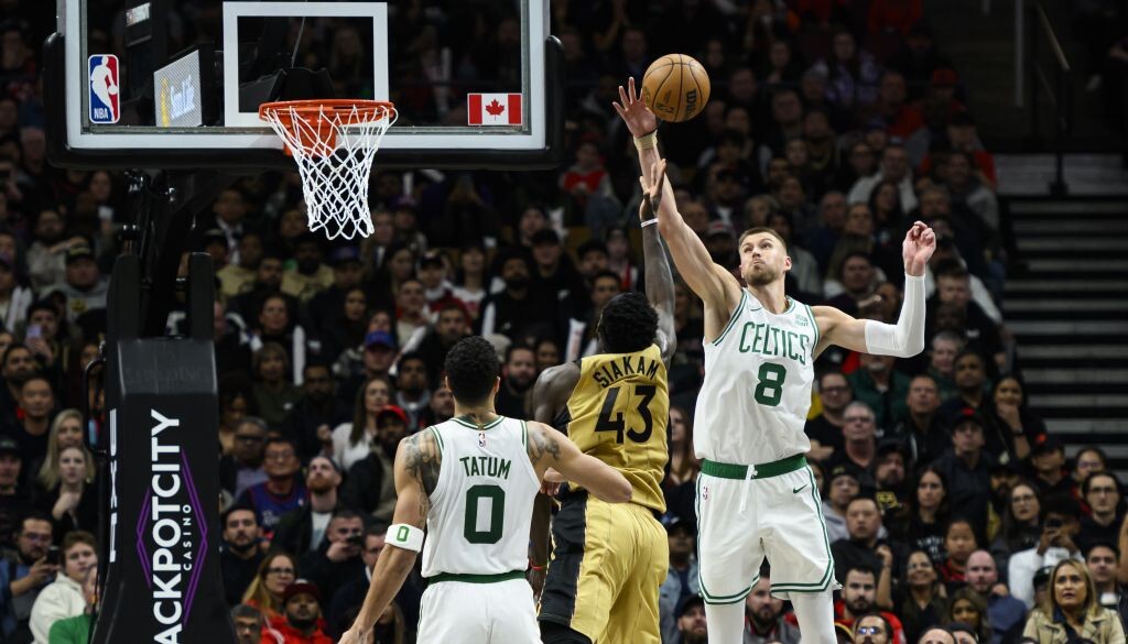 Video: Porziņģim 14 punkti un 12 atlēkušās bumbas “Celtics” uzvarā NBA spēlē