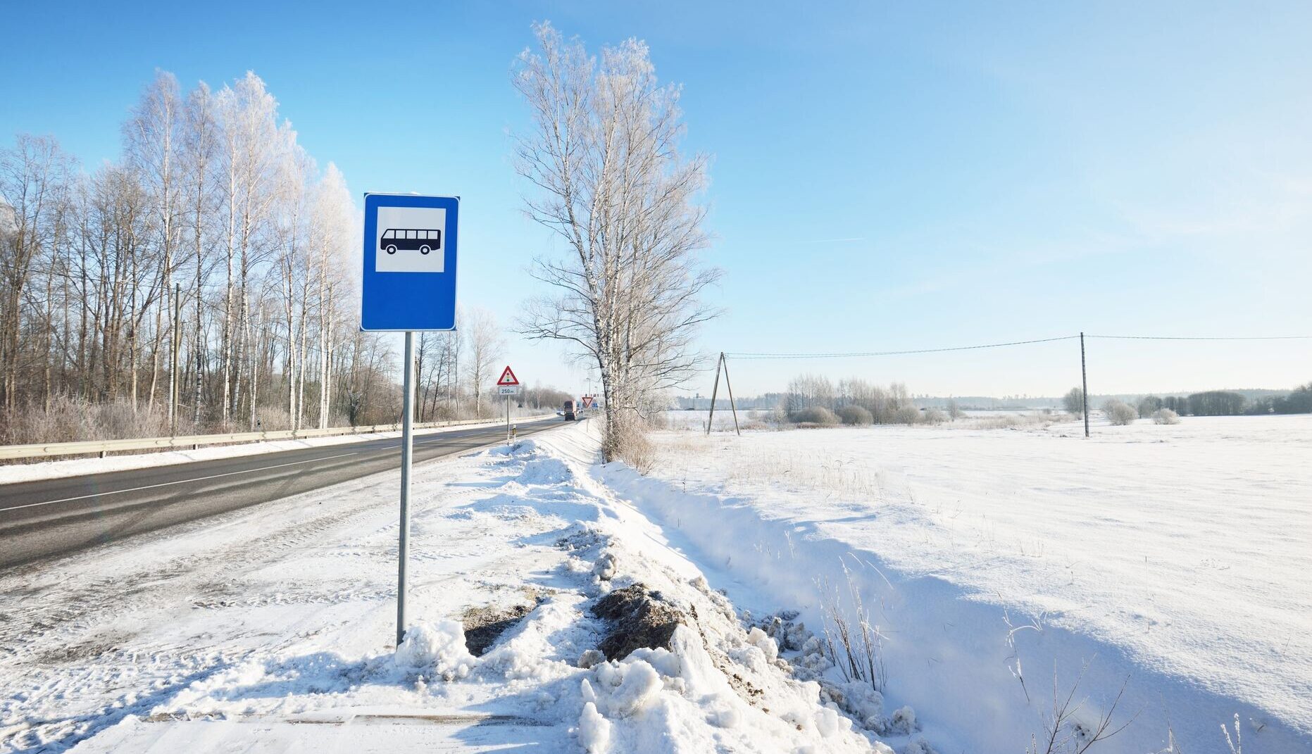 Ziema aizkavē starppilsētu autobusu iebraukšanu Rīgā