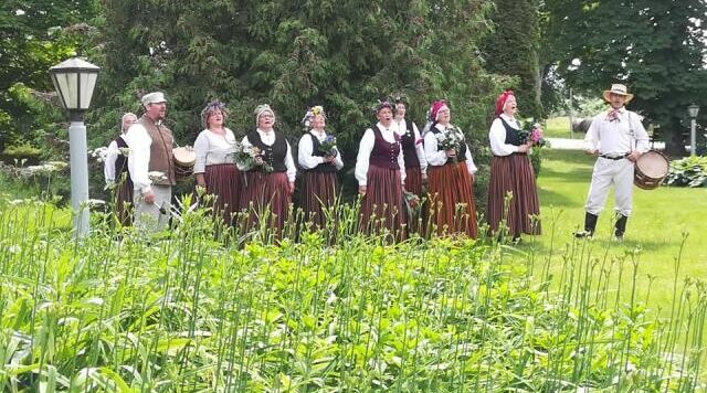 Kazdangas folkloras kopai “Zīle” – 35