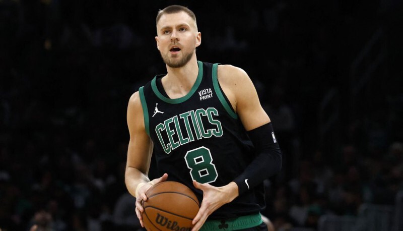 Video: Porziņģim 13 punkti “Celtics” uzvarā