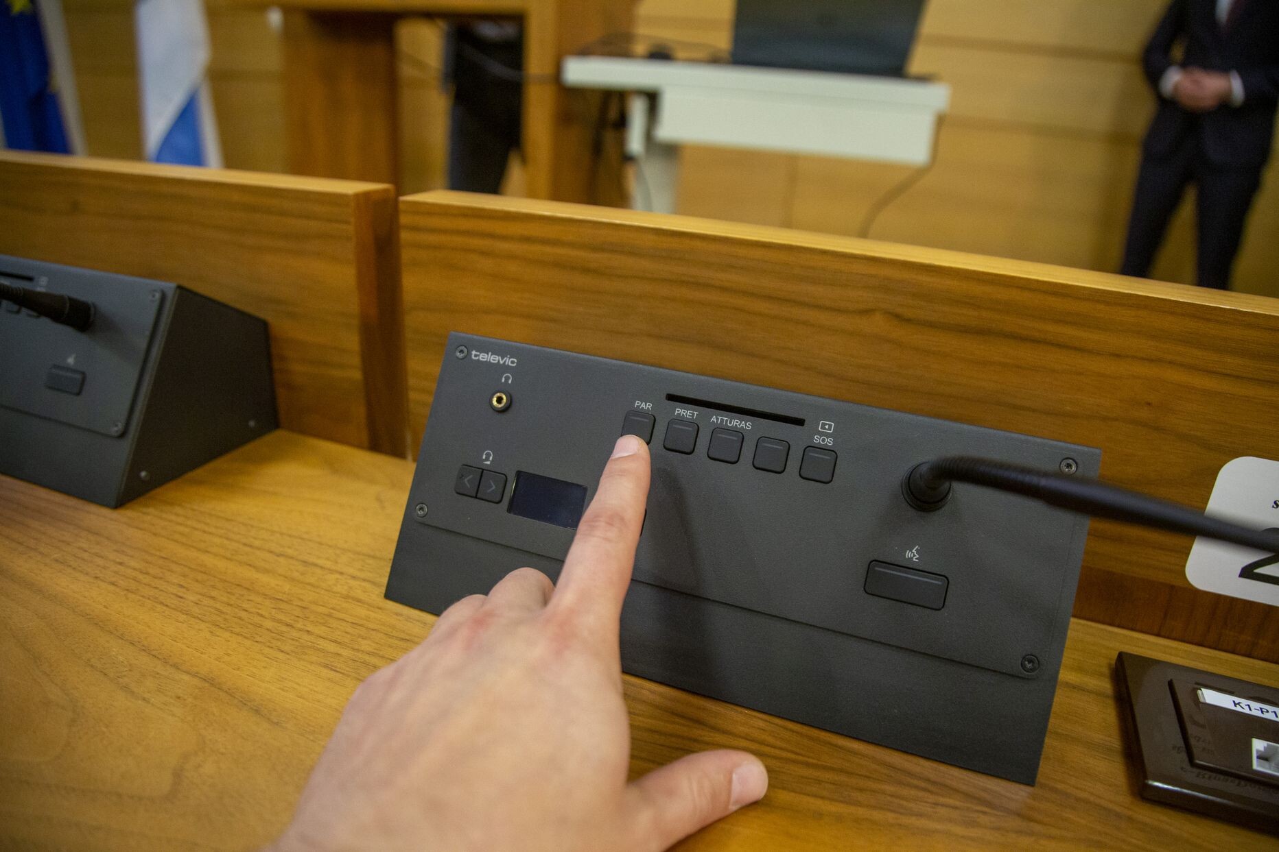 Piešķir tiesības ministram anulēt pašvaldības deputāta mandātu par neattaisnoti kavētām sēdēm