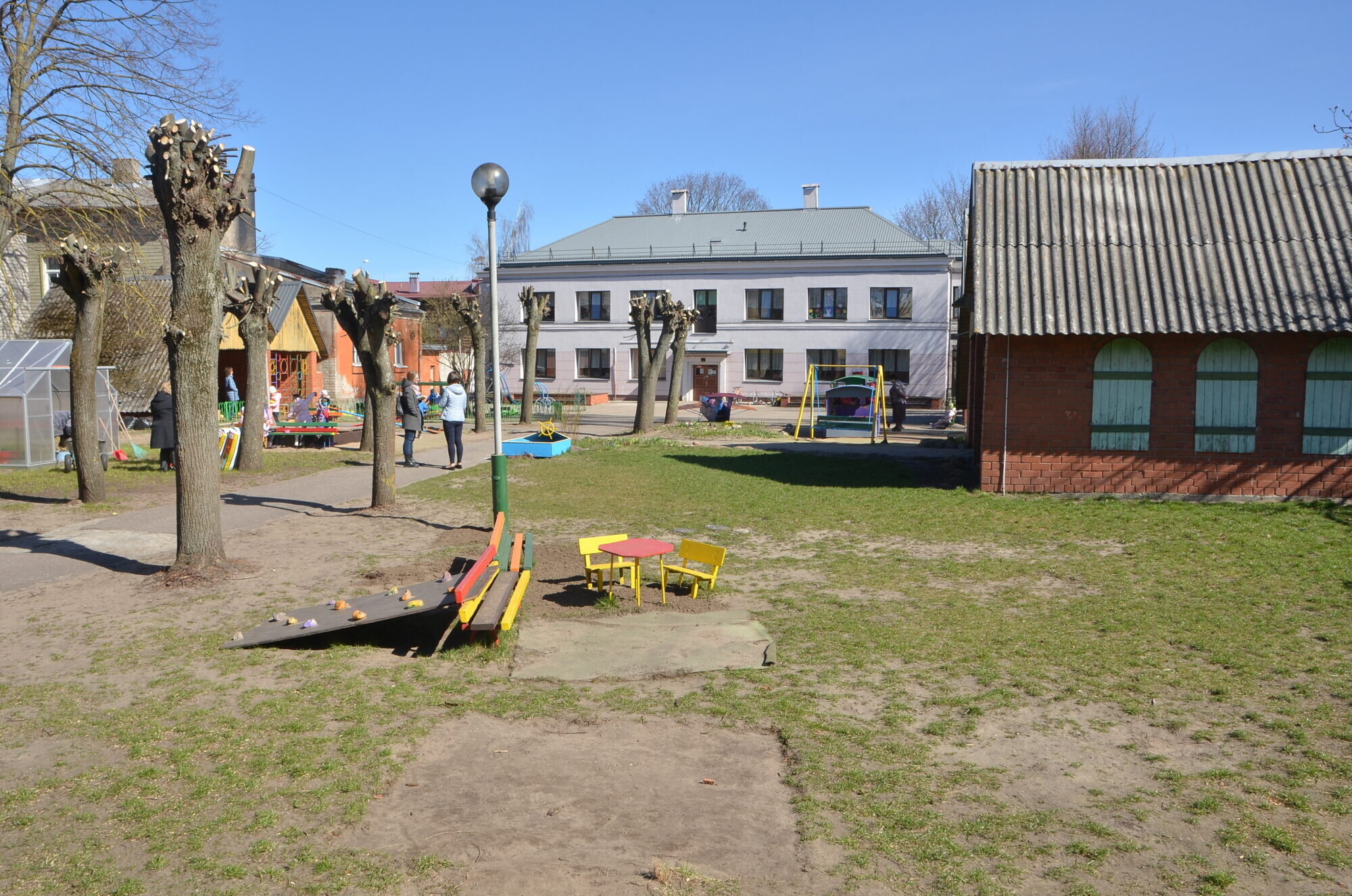 Būtiskas pārmaiņas izglītībā. No nākamā mācību gada apvienos skolas un bērnudārzus