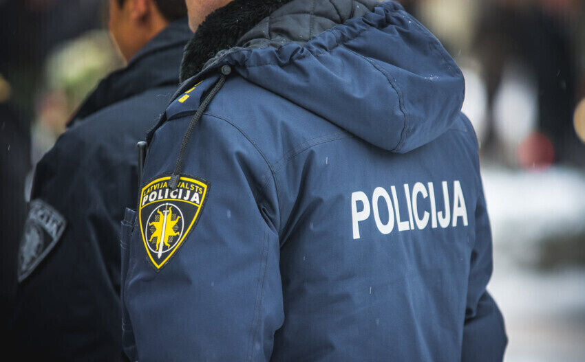 Par smagu miesas bojājumu nodarīšanu un uzbrukumu policistiem piespriež 19 gadus cietumā
