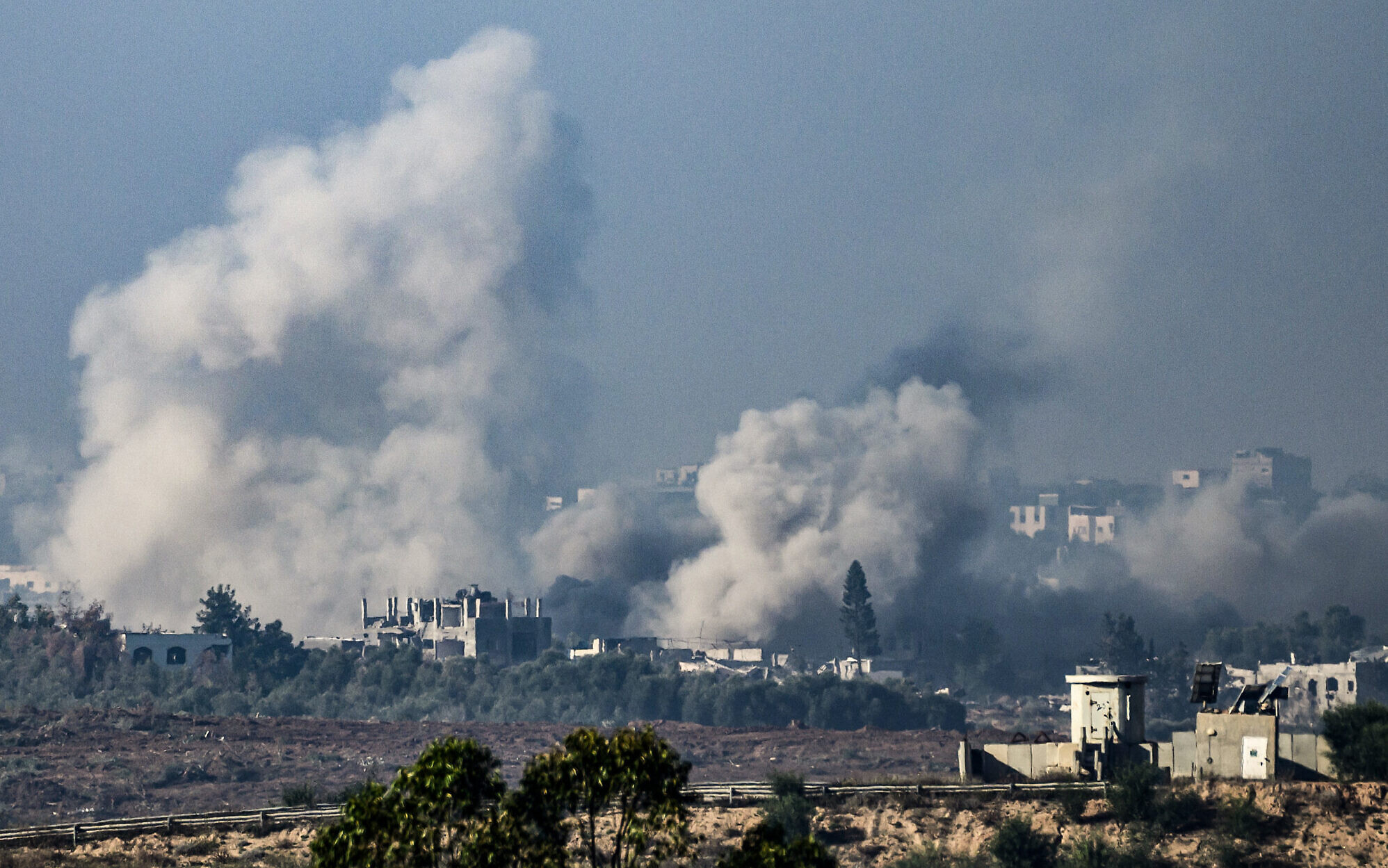 Izraēlas armija uzbrukusi vairāk nekā 200 mērķiem Gazas joslā