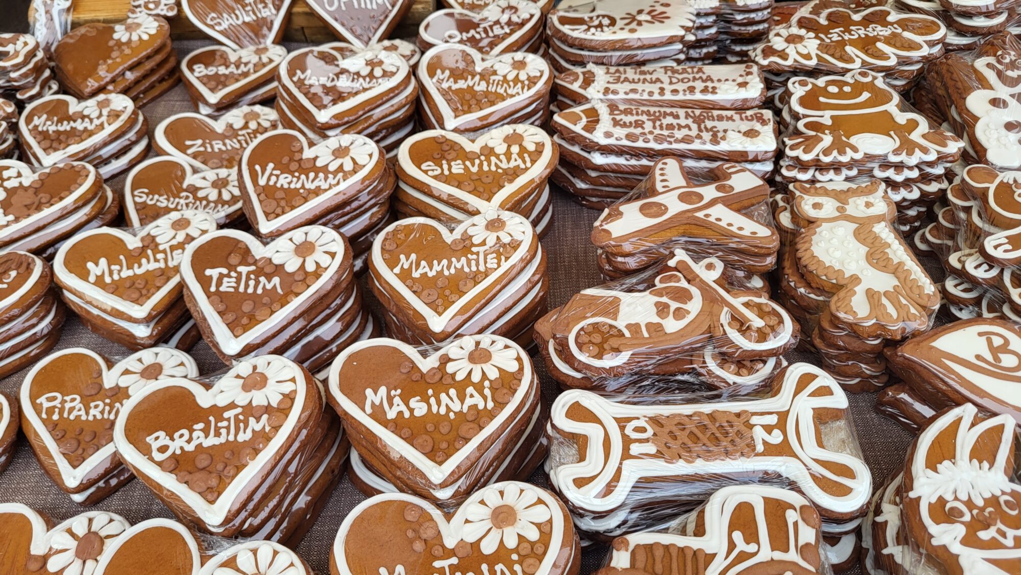 Aicina liepājniekus uz Ziemassvētku tirdziņu Rožu laukumā