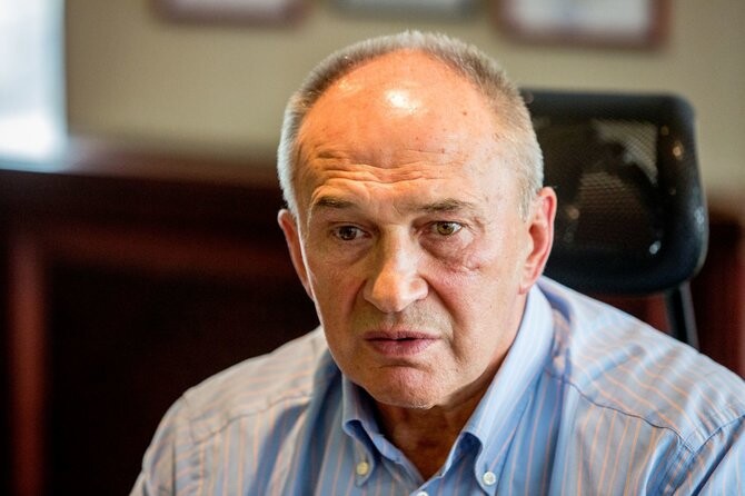 Klaipēdas uzņēmējs noliedz vainu ieroču tirdzniecībā un 91 miljona eiro atmazgāšanā