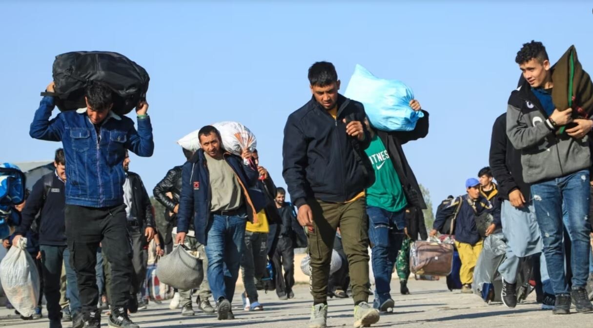 Irāna mēneša laikā deportējusi vairāk nekā 60 000 afgāņu