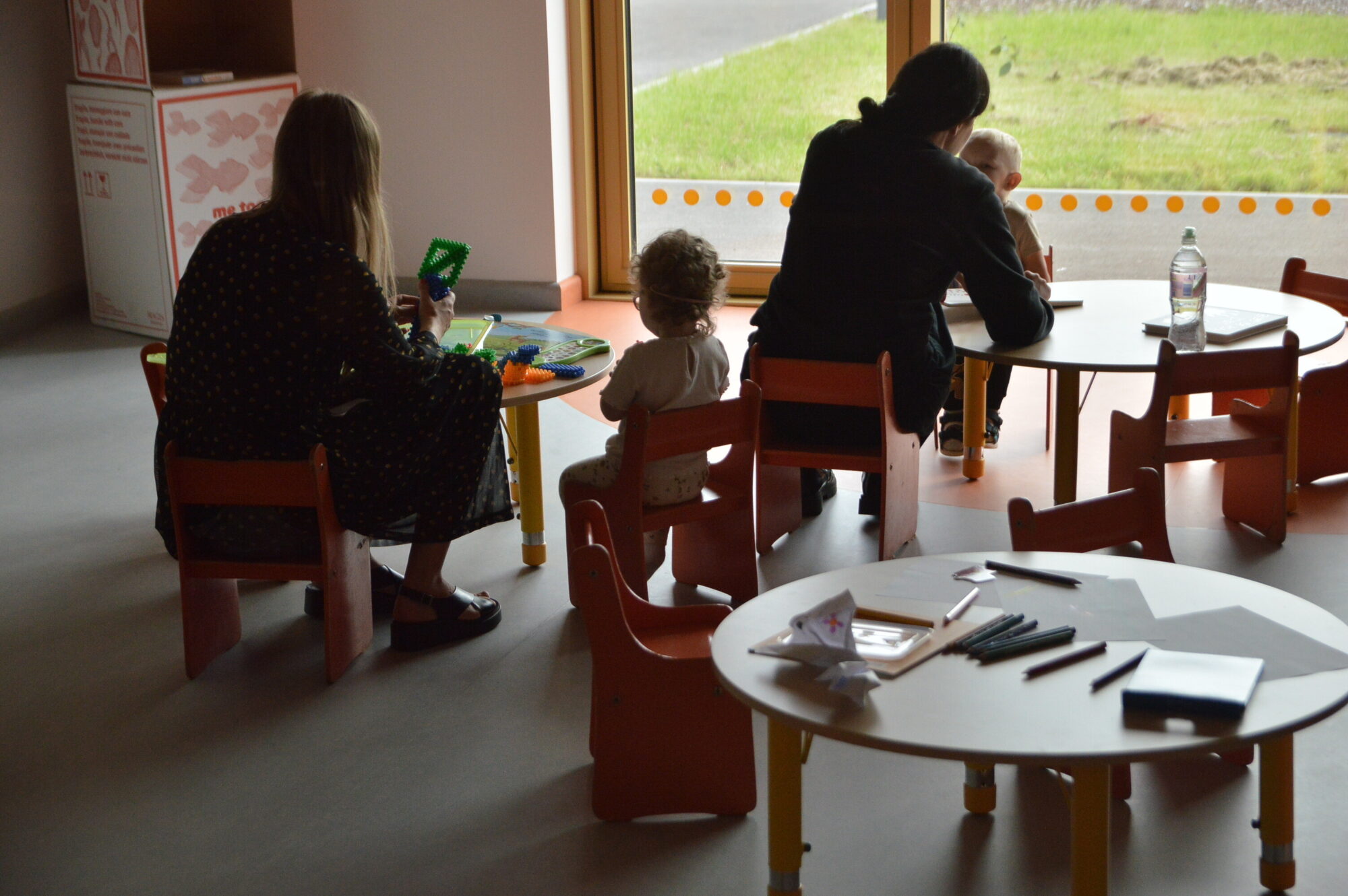 Piebremzējot algas kāpumu, samazinās darba slodzi pirmsskolas pedagogiem