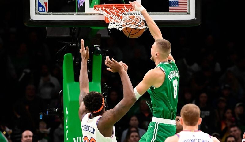 Video: Porziņģis atgriežas ar 19 punktiem jau pirmajā puslaikā un uzvaru pār “Knicks”