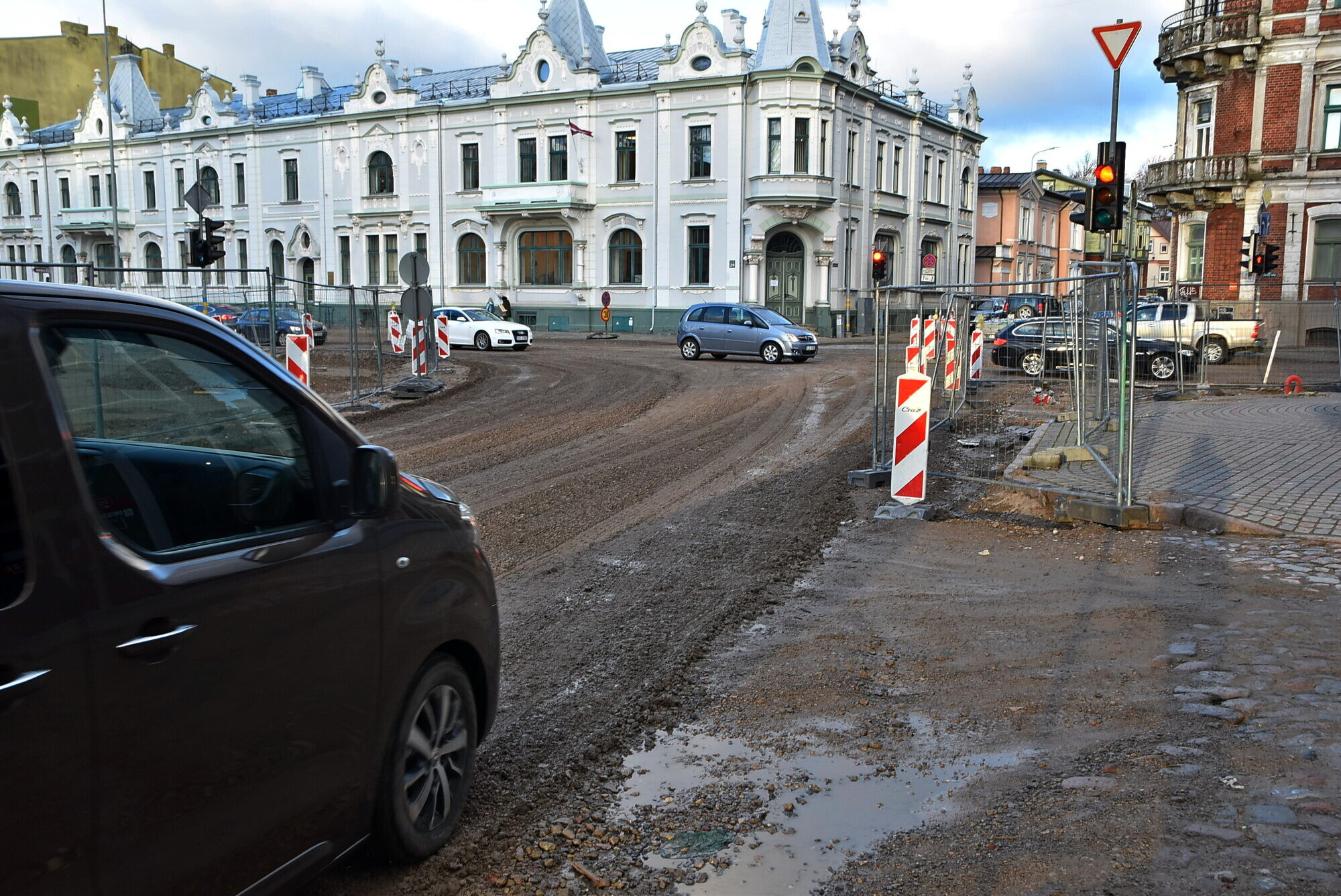 CFLA: Pieņemt ekspluatācijā objektus ar atliktiem darbiem ir normāla prakse