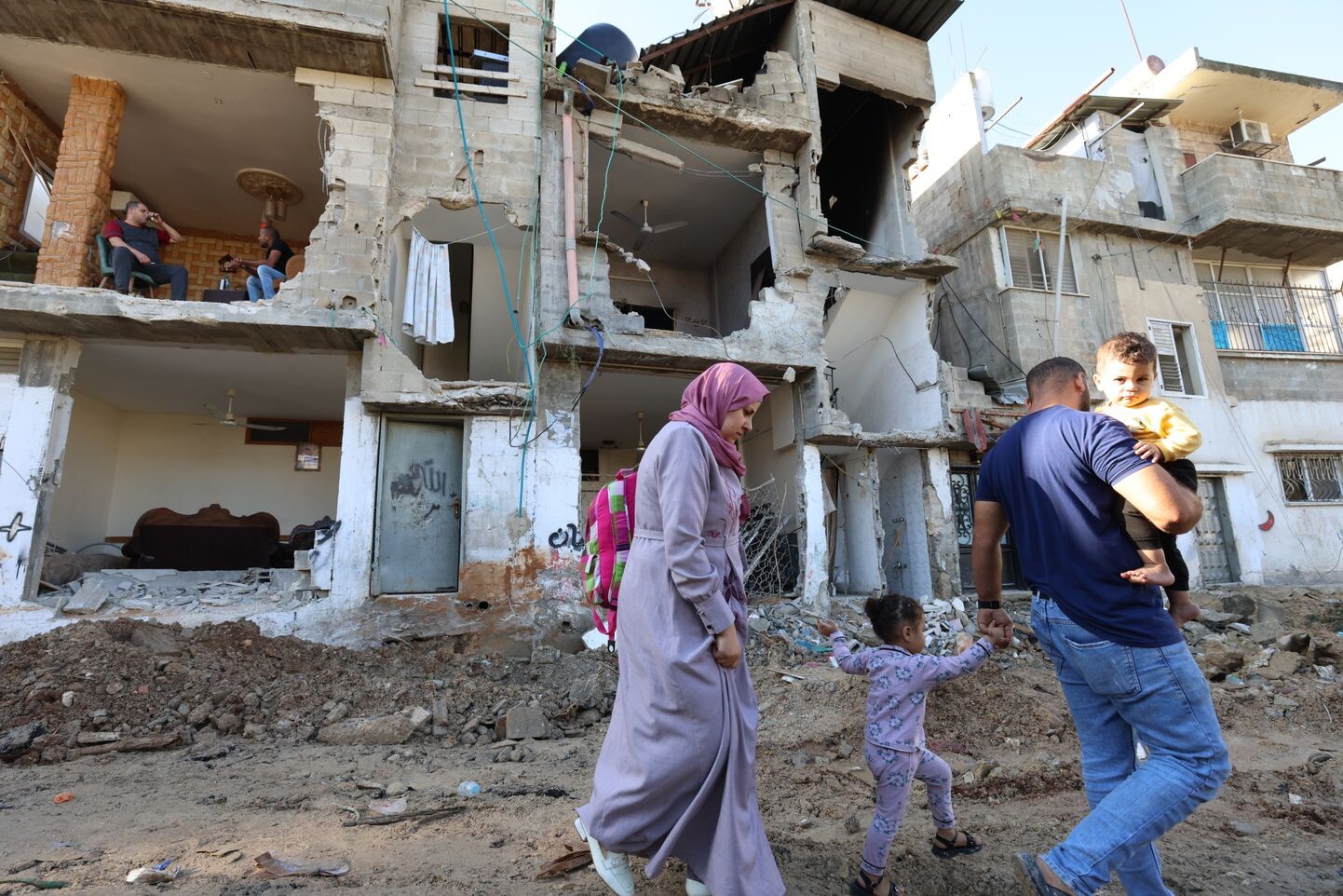 Jordānas Rietumkrastā sadursmēs ar Izraēlas armiju nogalināti trīs palestīnieši