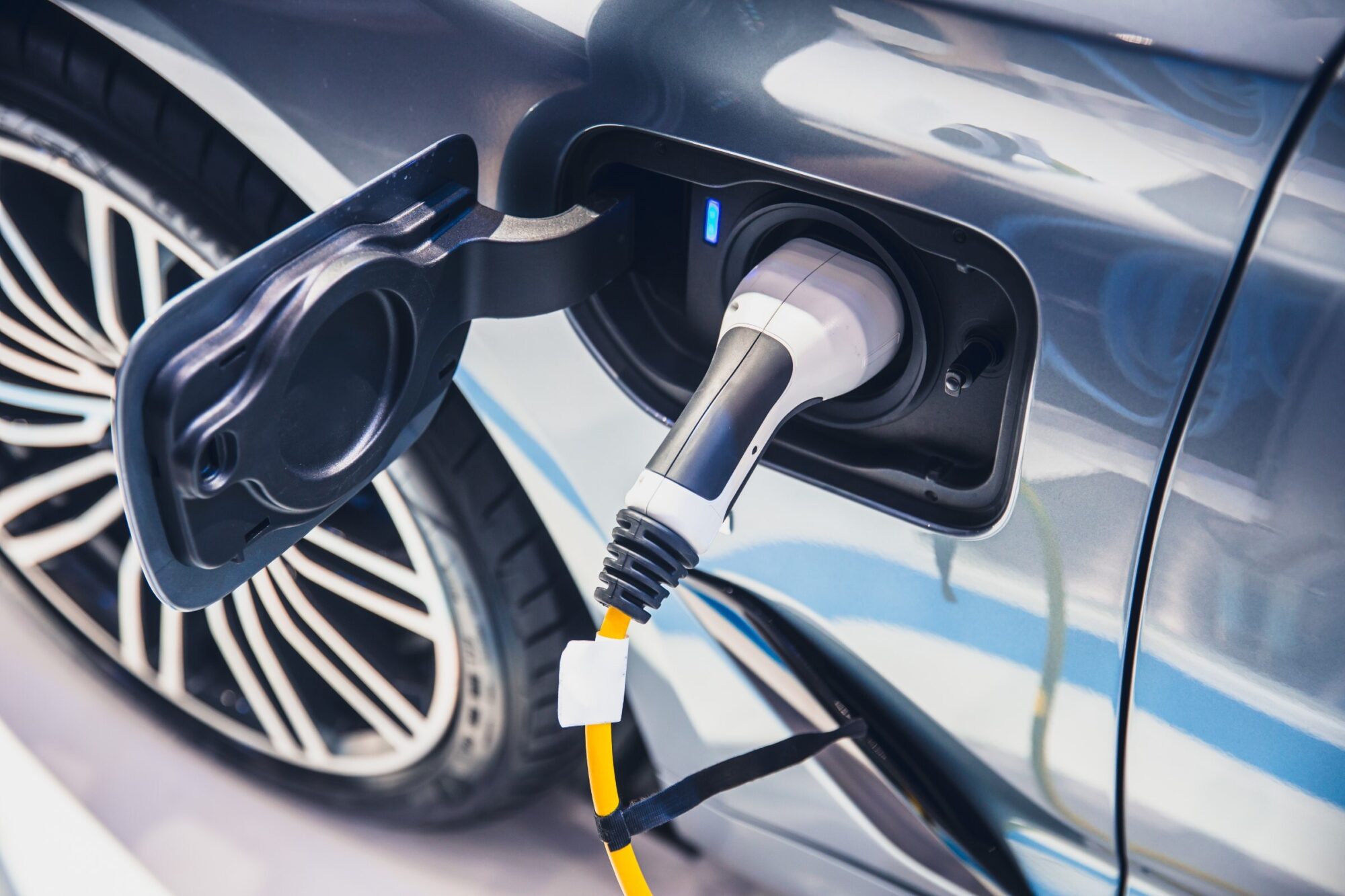 Elektroauto tirgus paplašinās, bet nav izrāviena, kas visu mainītu