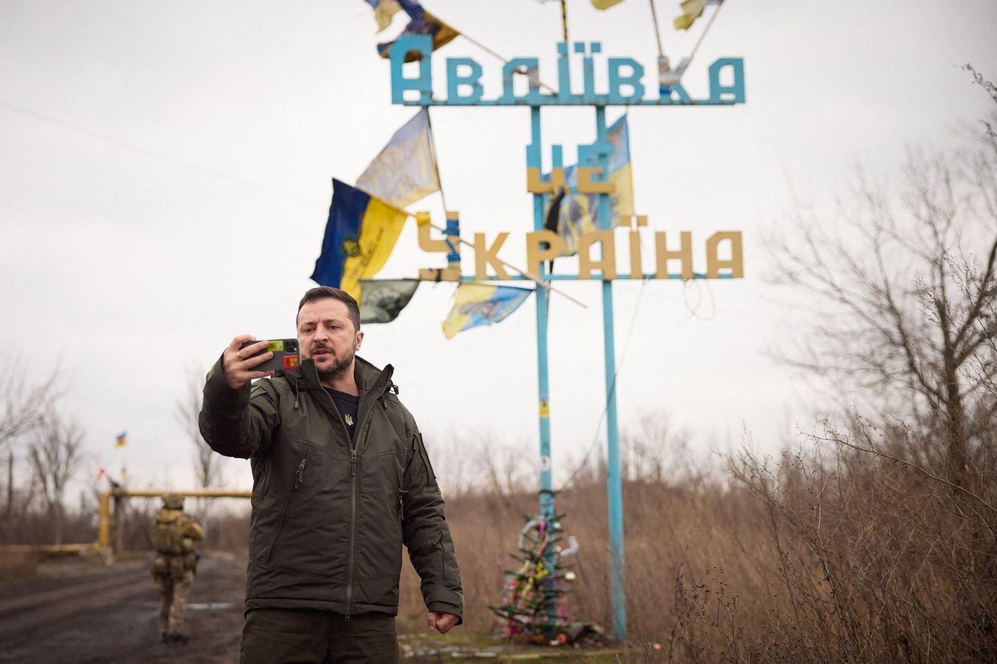 Ukrainas armija: Avdijivkas apkaimē krievi veikuši vairāk nekā 20 uzbrukumu