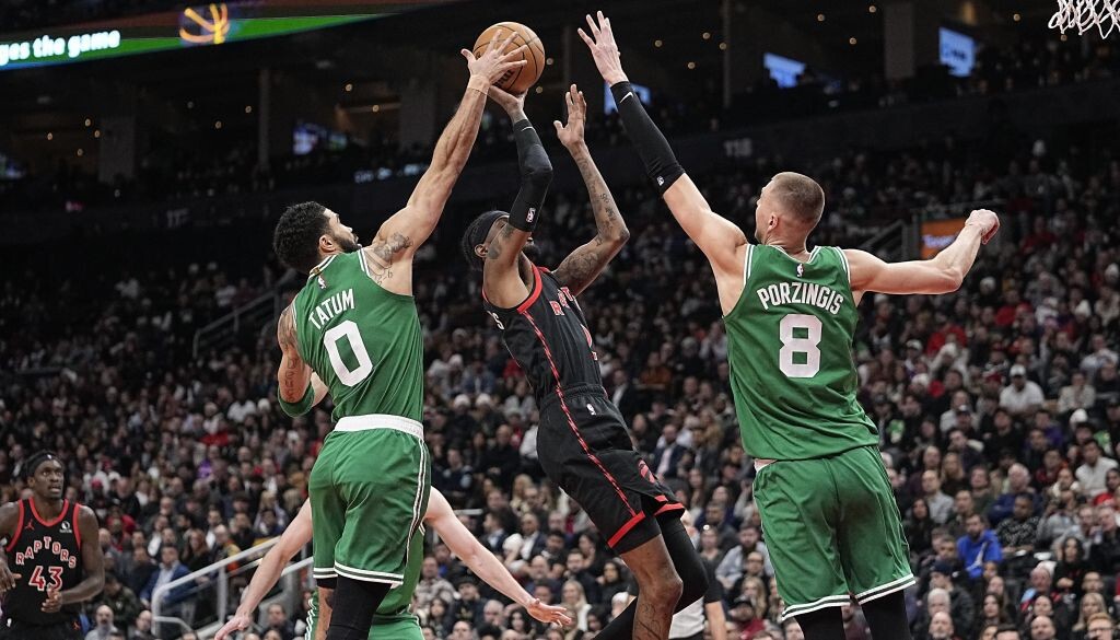 Video: Porziņģis gūst 15 punktus “Celtics” uzvarā NBA mačā