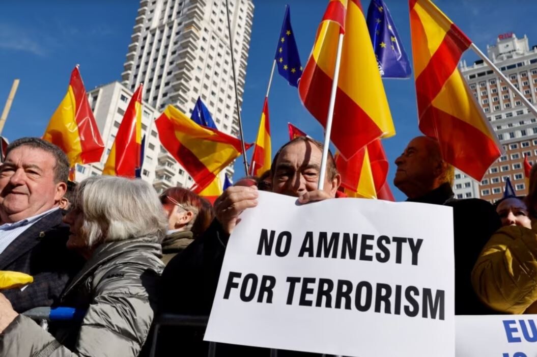 Madridē tūkstoši protestē pret katalāņu separātistu amnestiju