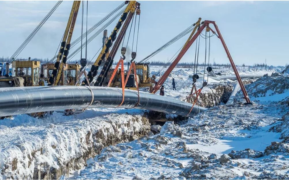 Valdība aicina Latvijas uzņēmumus pēc iespējas ātrāk izbeigt Krievijas naftas gāzes importu
