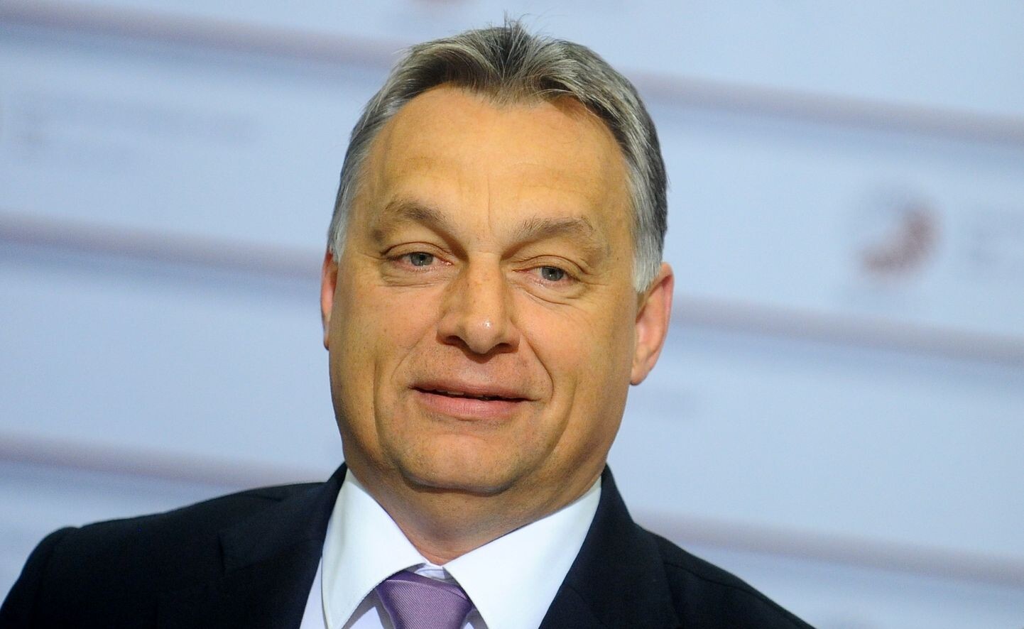 Orbāns apsveicis Putinu ar uzvaru “vēlēšanās”