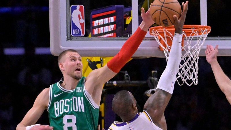 Porziņģa “Celtics” uzņems “Lakers”