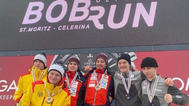 Rinkam un divniekam Baltgalvis/Jegorovs uzvara Eiropas junioru čempionātā kamaniņu sportā