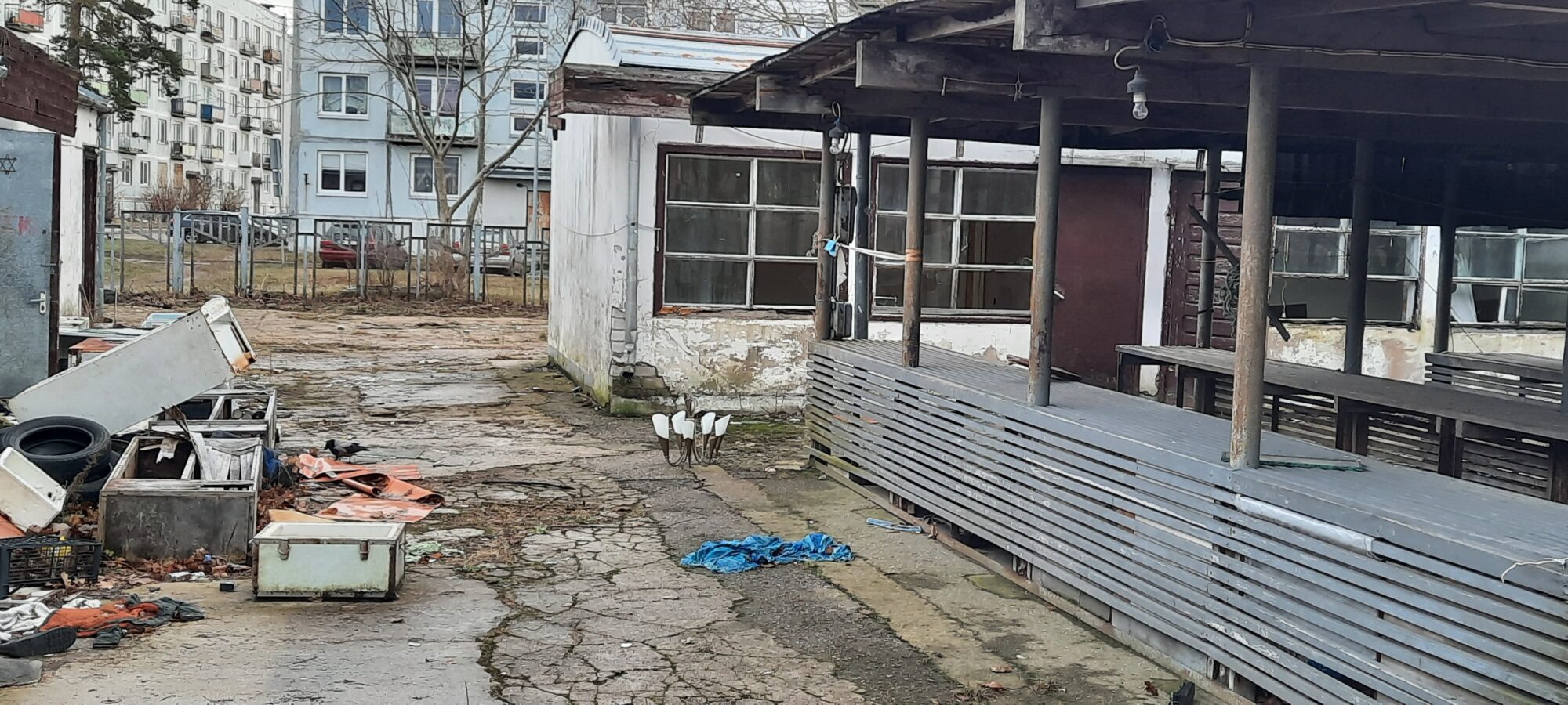 Foto: Karostas krāmu tirgus laukumu uzdots sakārtot
