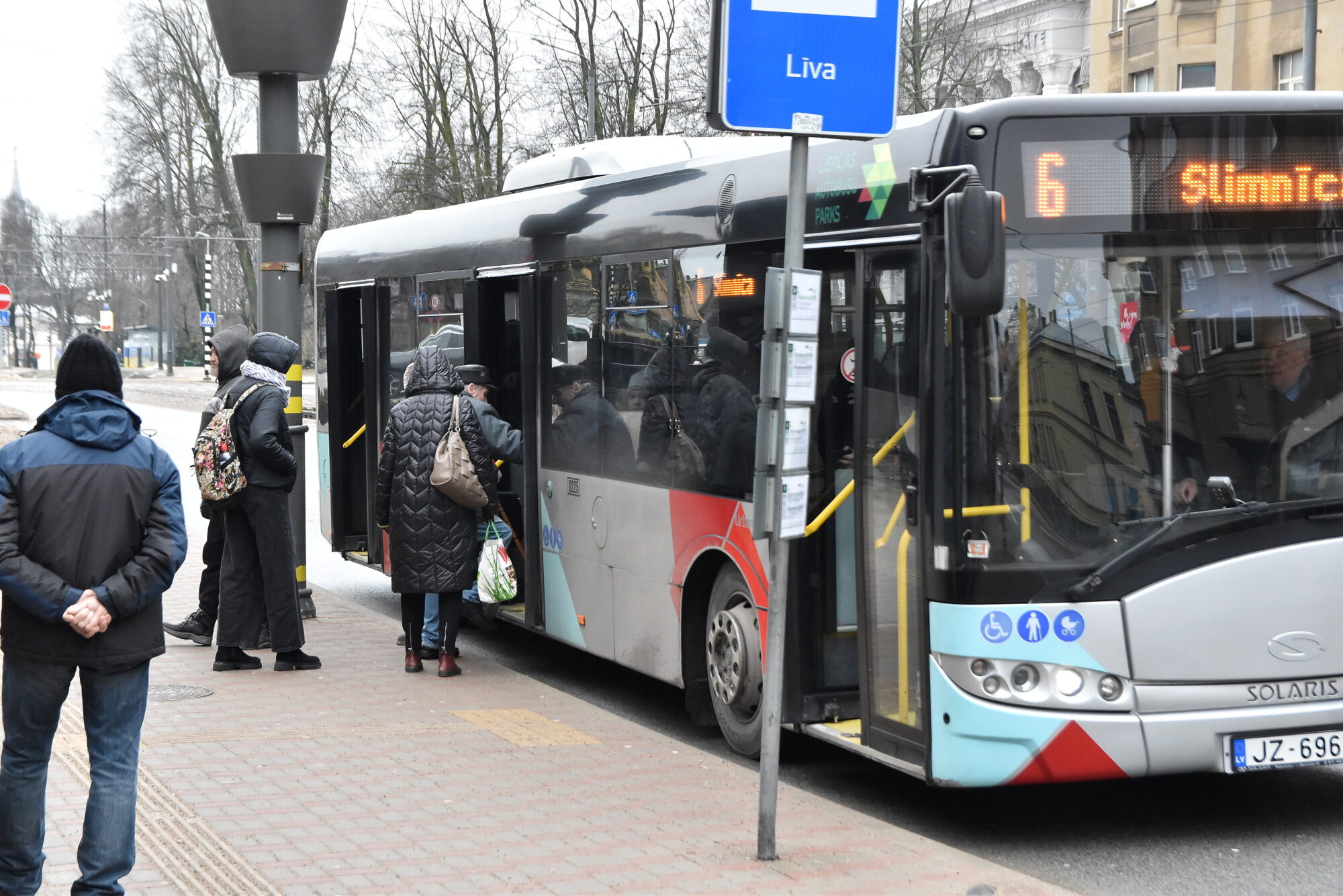 Mājās atstāta biļete no “zaķa” neslavas neglābj