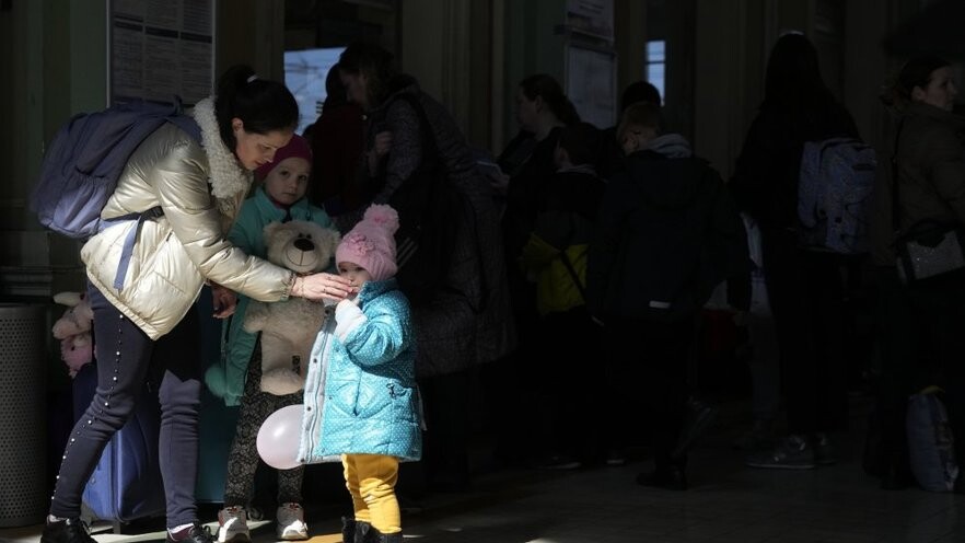 Rumāņi Vācijā saņēmuši naudu un dzīvokli, izliekoties par ukraiņu bēgļiem