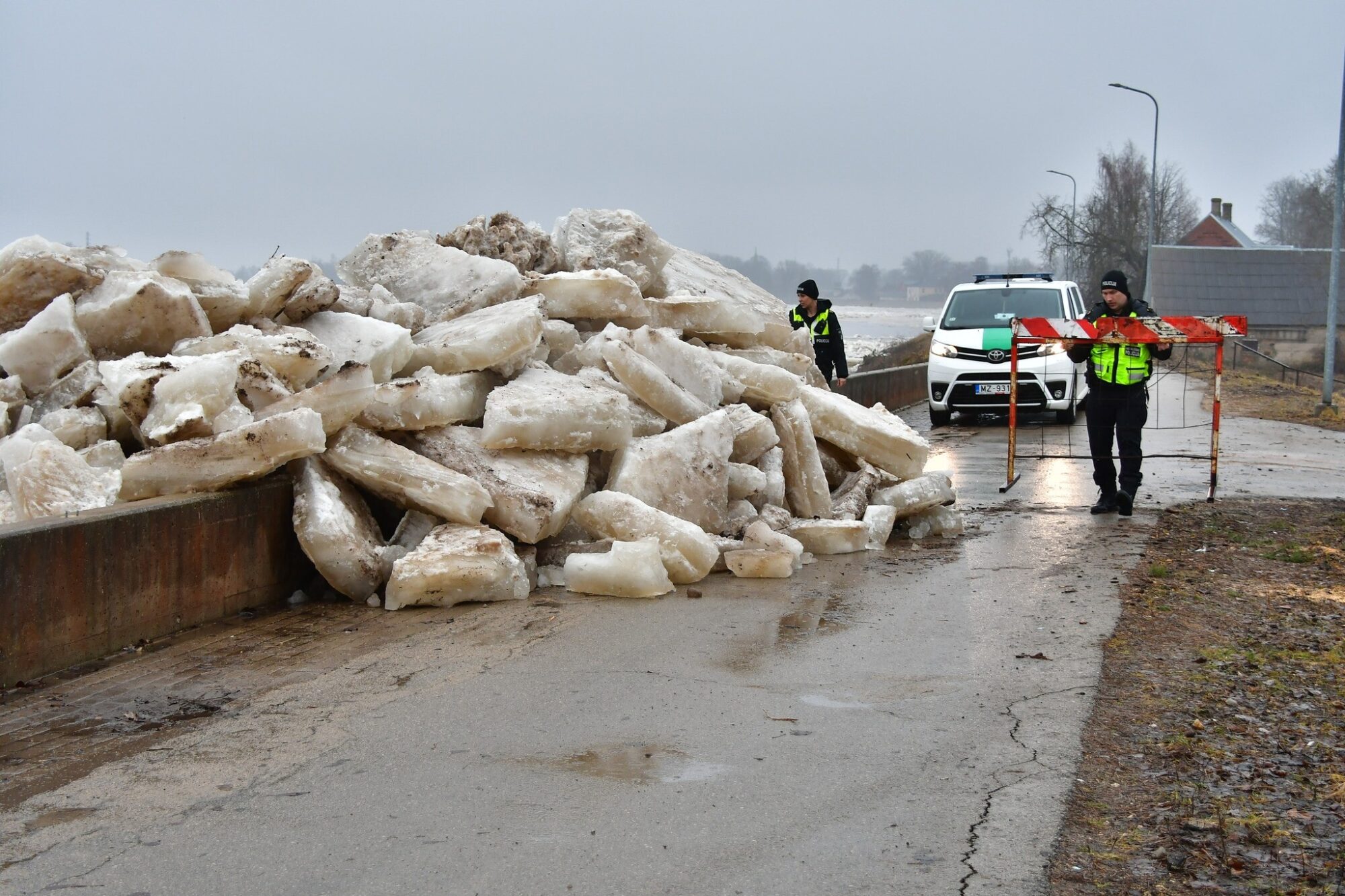 Daugavā pie Pļaviņām ūdens līmenis otrdien cēlies par nepilniem trim metriem
