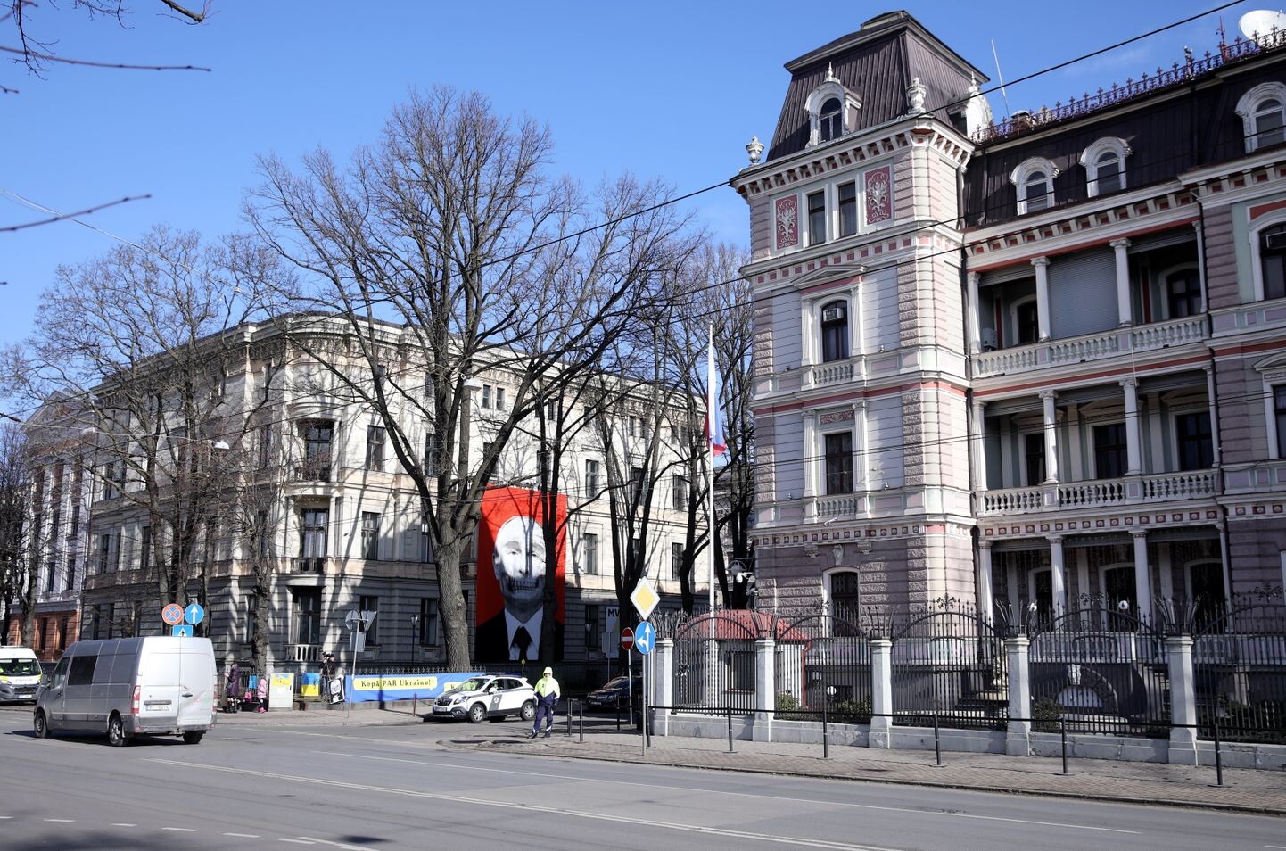ĀM vērtē Krievijas interesi rīkot vēlēšanas savas vēstniecības telpās Latvijā