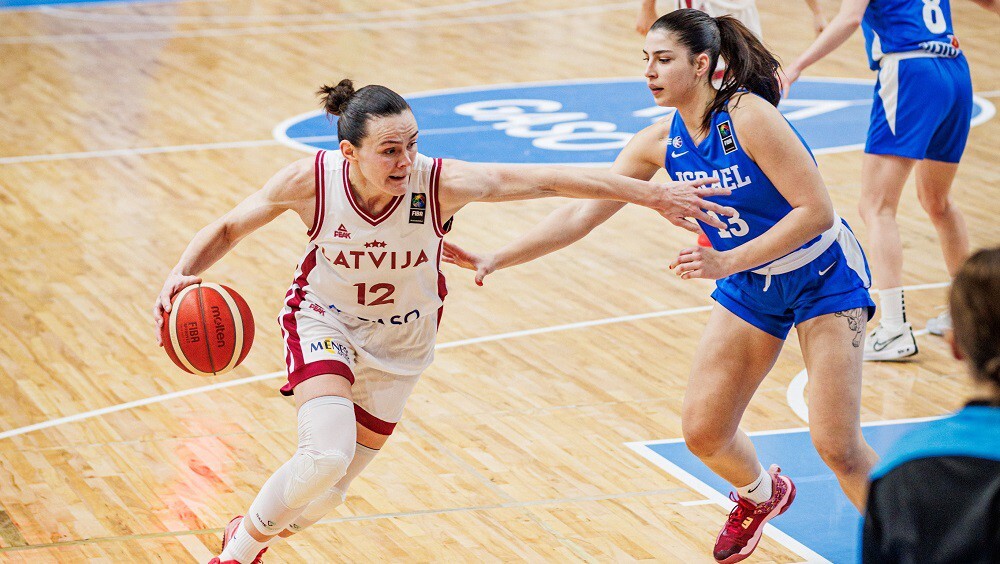 Latvijas basketbolistes Eiropas čempionāta kvalifikācijas mačā papildlaikā uzvar Izraēlu